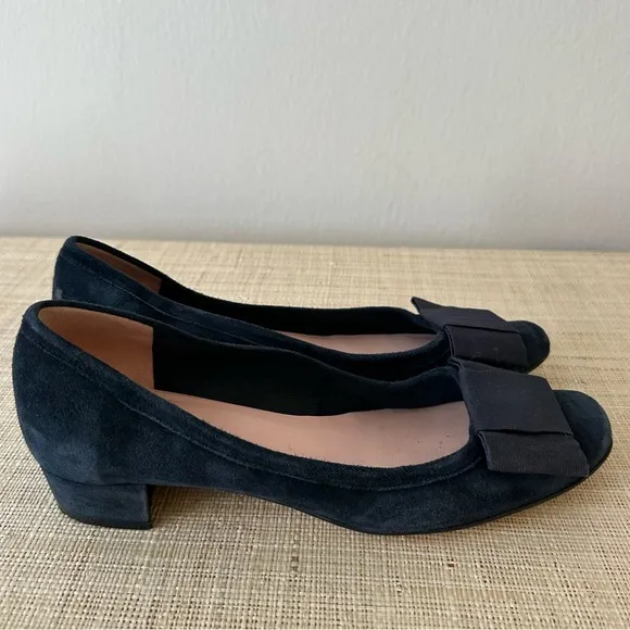 Velvet Navy Bow Flats in Size 37