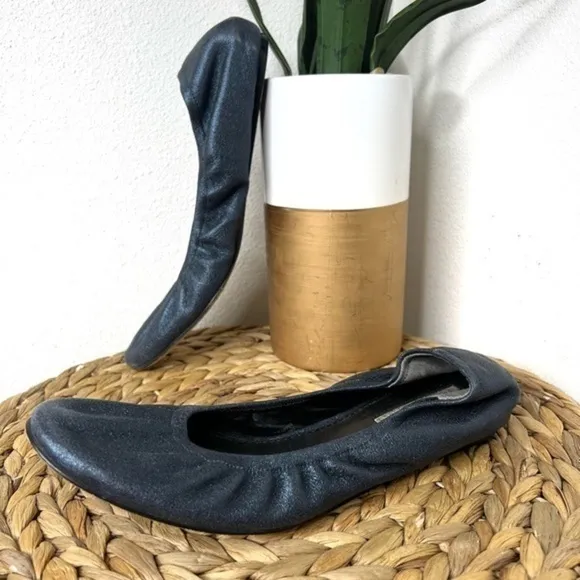 Vera Wang Ballet Flats shoes Lavender Label Metallic Leather