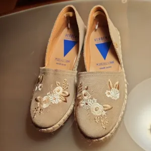 Verbenas Embroidered Espadrilles Flats CarmenWomen's Embroidered Tan Espadrilles