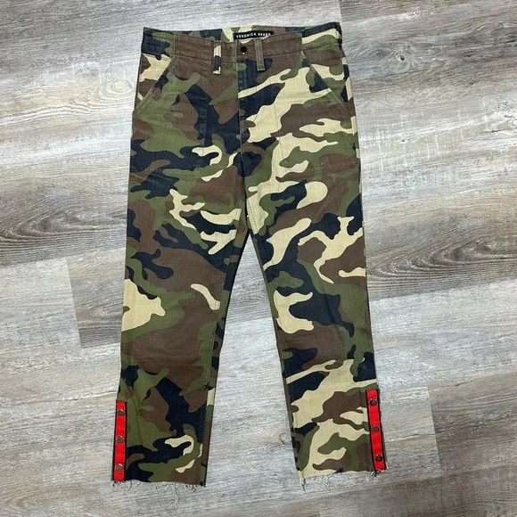 Veronica Beard • Gisela Camo Jeans