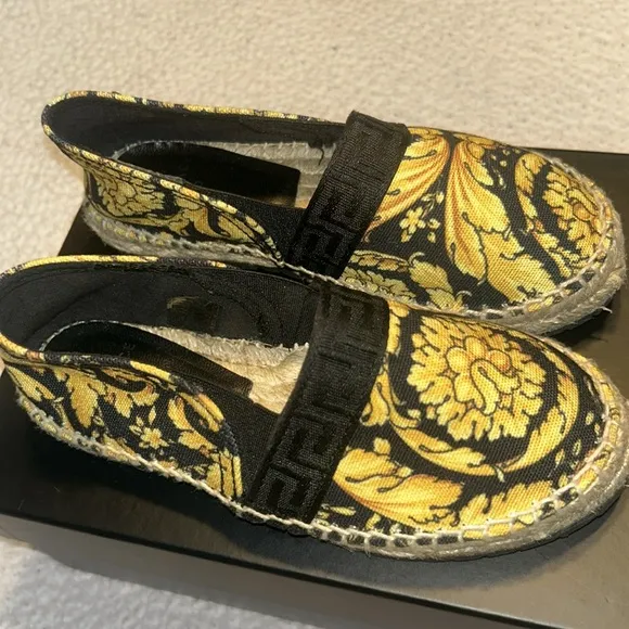 Versace girls Yellow and Black Espadrilles size 30