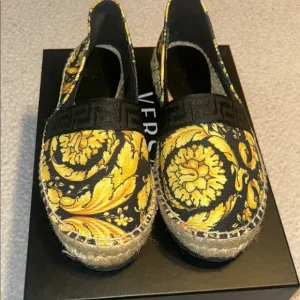 Versace kids Black and Yellow Espadrilles size 13