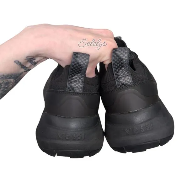 Vessi Stormburst Mens 7 Black Low Top Waterproof Dyma-Tex Knit Sneaker Boot