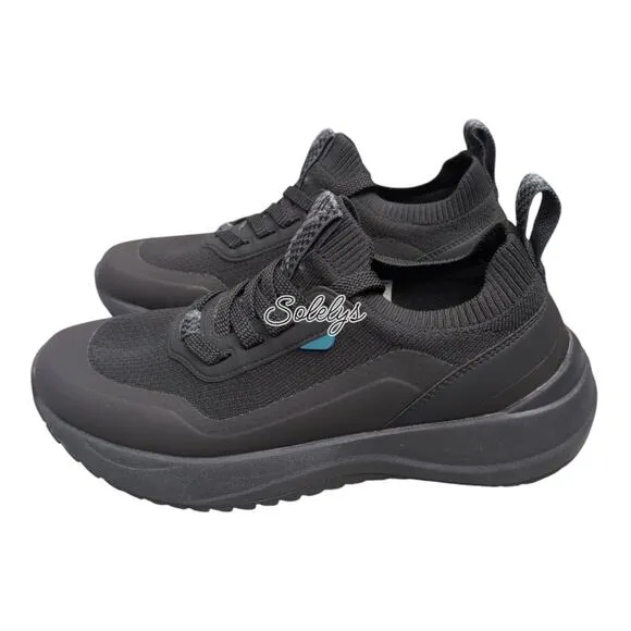 Vessi Stormburst Mens 7 Black Low Top Waterproof Dyma-Tex Knit Sneaker Boot