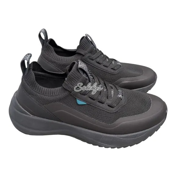 Vessi Stormburst Mens 7 Black Low Top Waterproof Dyma-Tex Knit Sneaker Boot