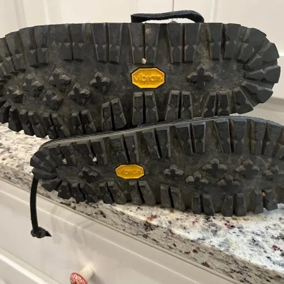 Vibram Boots - Size 10