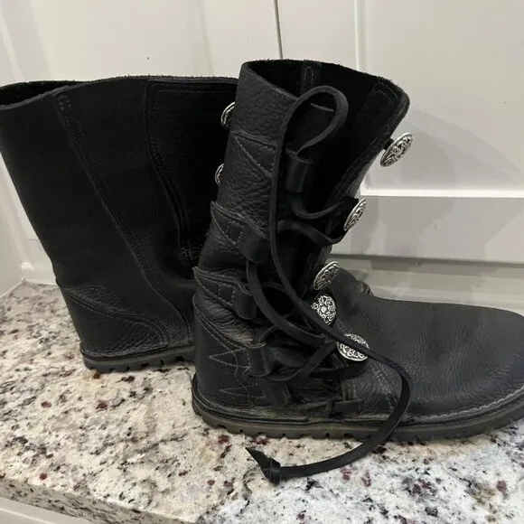 Vibram Boots - Size 10