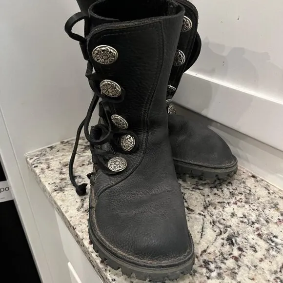 Vibram Boots - Size 10
