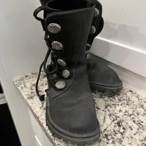 Vibram Boots - Size 10