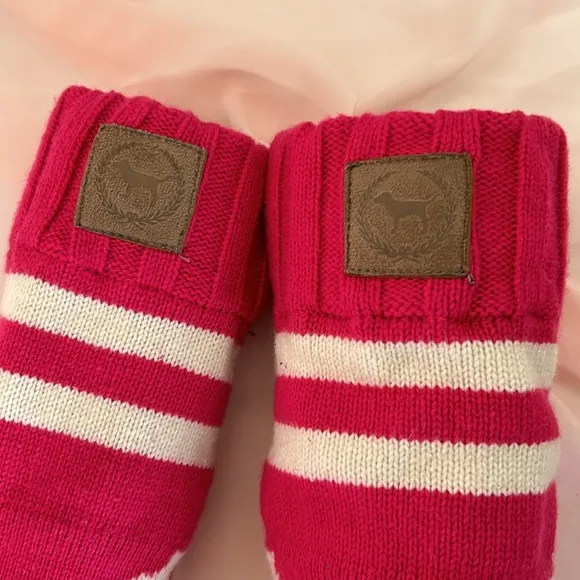 Victoria’s Secret Pink &amp; White Mukluk Cable Knit Sweater Boots Slippers Size 7/8