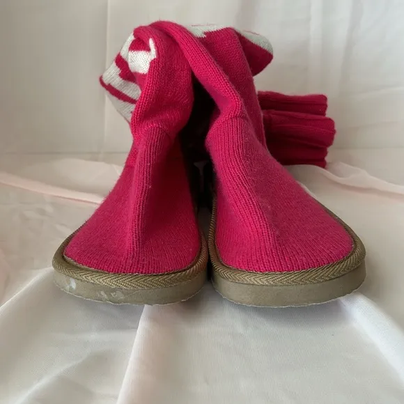 Victoria’s Secret Pink &amp; White Mukluk Cable Knit Sweater Boots Slippers Size 7/8