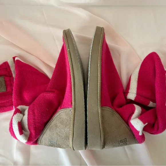 Victoria’s Secret Pink &amp; White Mukluk Cable Knit Sweater Boots Slippers Size 7/8