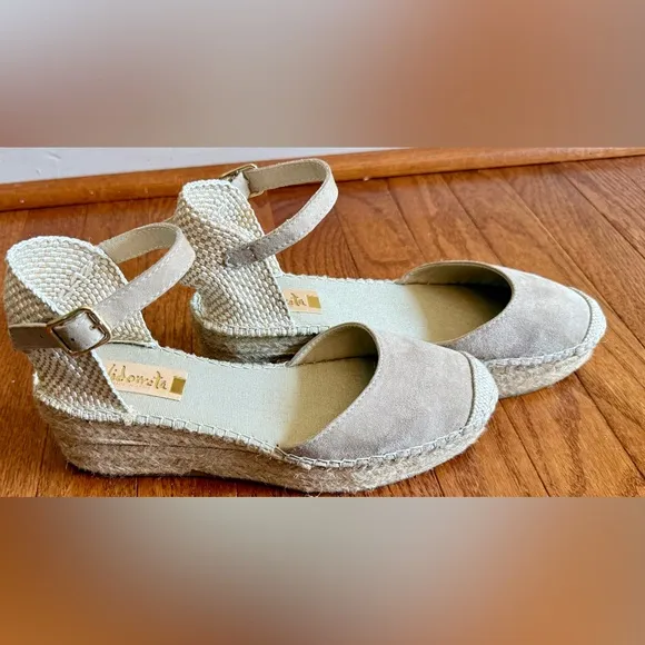 Vidorreta Women's Natural Espadrilles Textile Fibers Beige wedge Sandals size39