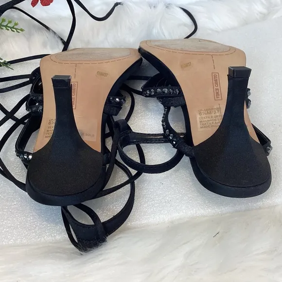 VINCE CAMUTO BLACK STUDDED GLADIATOR ANKLE  STRAP SANDALS SZ 6.5