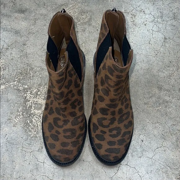 Vince Camuto Brown and Black Ankle Boots with Chelsea Style