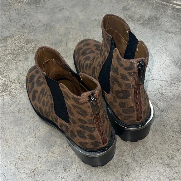 Vince Camuto Brown and Black Ankle Boots with Chelsea Style