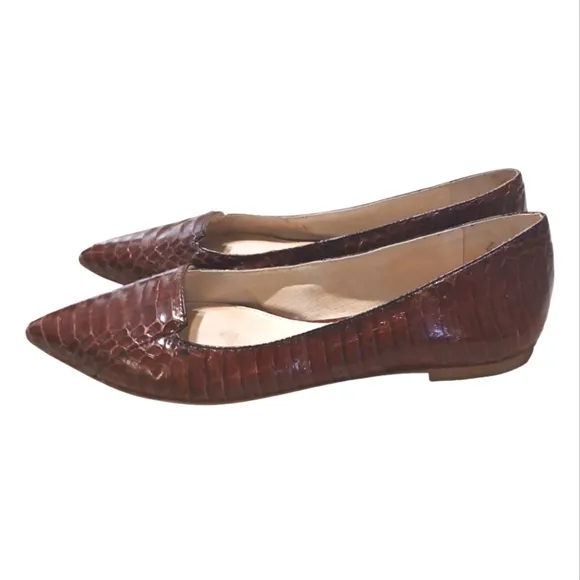 Vince Camuto Burgundy Red Crocodile Flats Women's Pointed Toe Leather Flats Sz 5