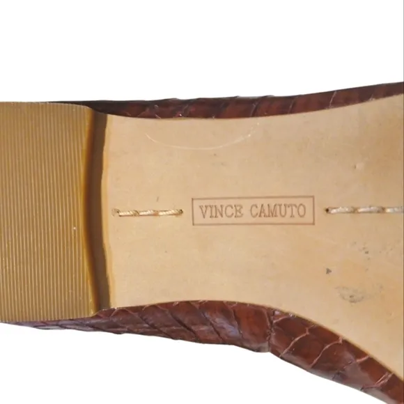 Vince Camuto Burgundy Red Crocodile Flats Women's Pointed Toe Leather Flats Sz 5