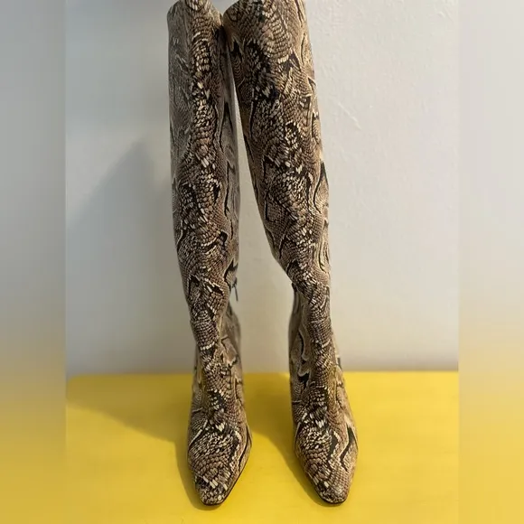 VINCE CAMUTO Fendels Snakeskin Leather Upper Knee High Boots