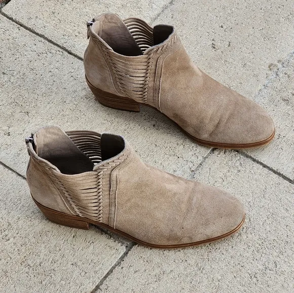 Vince Camuto Pippsy Lattice Side Foxy Suede Leather Booties Ankle Boots Spring