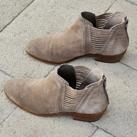 Vince Camuto Pippsy Lattice Side Foxy Suede Leather Booties Ankle Boots Spring