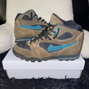 Vintage 1994 Nike Air ACG Caldera Hiking boots RARE