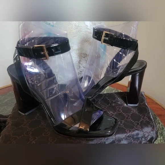 VINTAGE GUCCI TOM FORD BLACK PATENT LEATHER STRAPPY SANDALS 4&quot; HEELS 9B