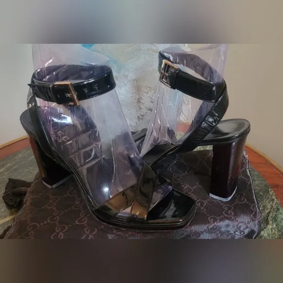 VINTAGE GUCCI TOM FORD BLACK PATENT LEATHER STRAPPY SANDALS 4&quot; HEELS 9B