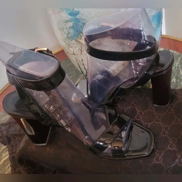VINTAGE GUCCI TOM FORD BLACK PATENT LEATHER STRAPPY SANDALS 4&quot; HEELS 9B