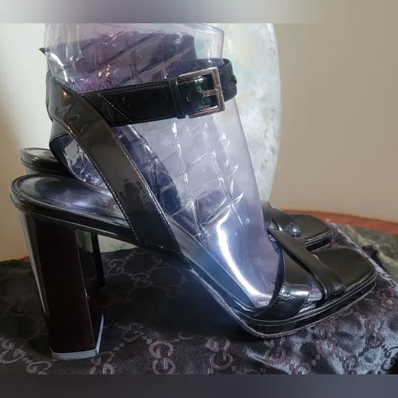 VINTAGE GUCCI TOM FORD BLACK PATENT LEATHER STRAPPY SANDALS 4&quot; HEELS 9B