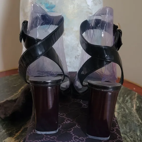 VINTAGE GUCCI TOM FORD BLACK PATENT LEATHER STRAPPY SANDALS 4&quot; HEELS 9B