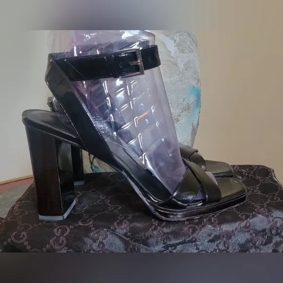 VINTAGE GUCCI TOM FORD BLACK PATENT LEATHER STRAPPY SANDALS 4&quot; HEELS 9B