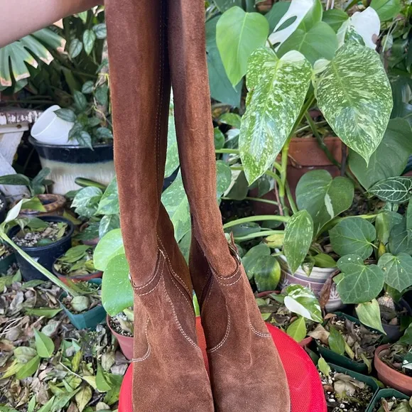 Vintage Juicy couture suede brown boots