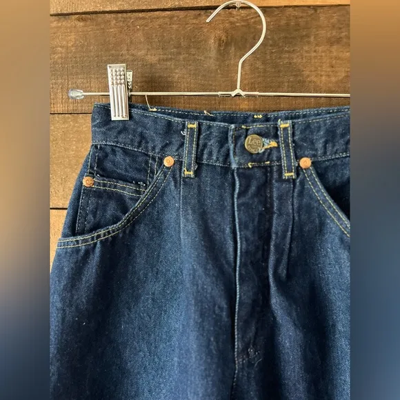 Vintage Lee High Waisted Mom Jeans 80s Tapered Dark Wash Denim 24x31 USA Made
