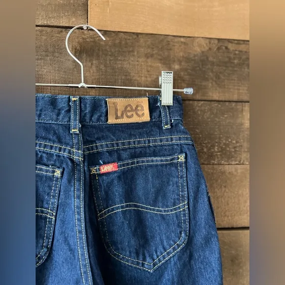 Vintage Lee High Waisted Mom Jeans 80s Tapered Dark Wash Denim 24x31 USA Made
