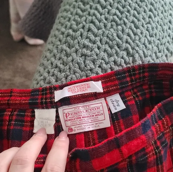 Vintage Pendleton Wool Pleated Skirt – Size 14 Red Tartan