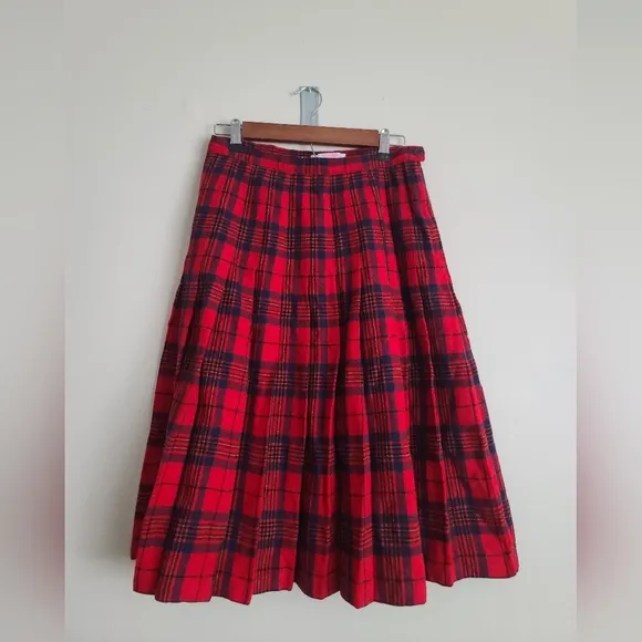 Vintage Pendleton Wool Pleated Skirt – Size 14 Red Tartan