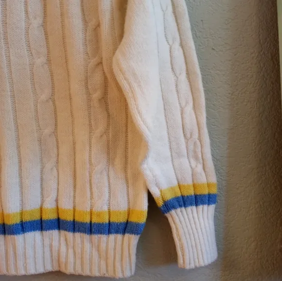 Vintage Tennis Preppy V-Neck Cable Knit Sweater w Yellow and Ice Blue Trim