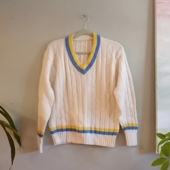 Vintage Tennis Preppy V-Neck Cable Knit Sweater w Yellow and Ice Blue Trim