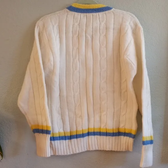 Vintage Tennis Preppy V-Neck Cable Knit Sweater w Yellow and Ice Blue Trim