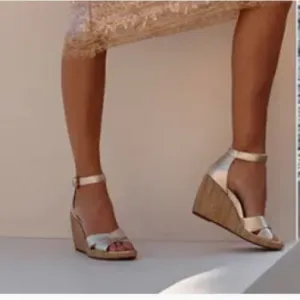 VIONIC Marina Ankle Strap Wedge Sandals