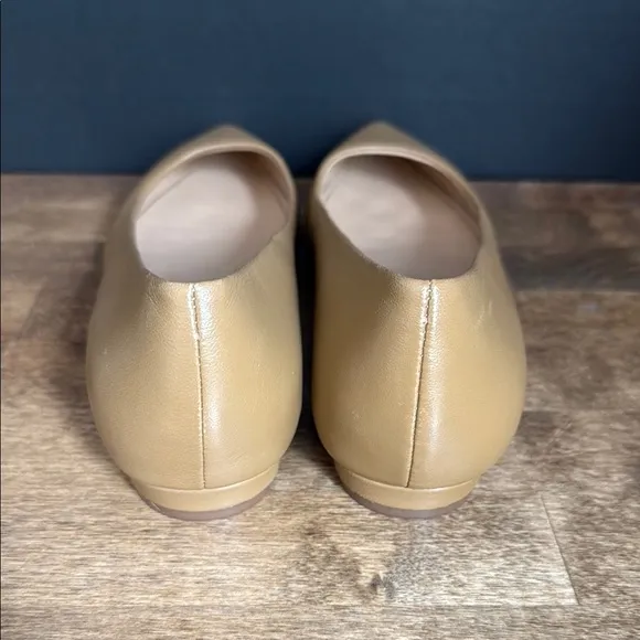 Vionic Tan Pointed Toe Flats Size 7.5