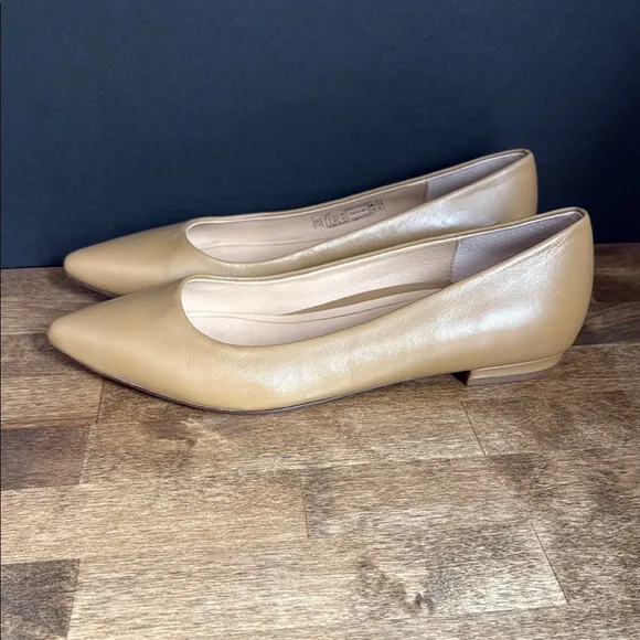 Vionic Tan Pointed Toe Flats Size 7.5