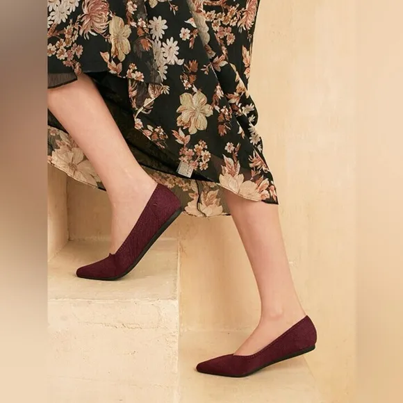 VIVAIA Pointed-Toe Ballet Flats (Aria 2.0) in Garnet Red EU 36 / US 5.5-6