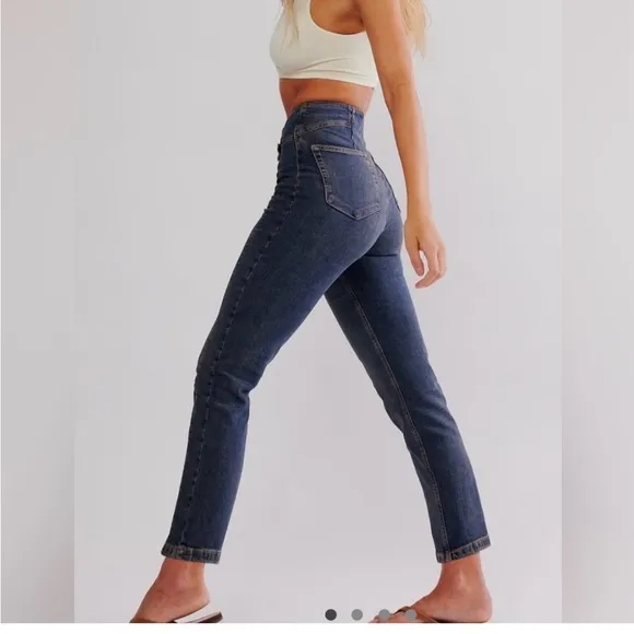 We The Free CRVY Dream State High Rise Straight Leg Jeans, Flashback Blue NWT