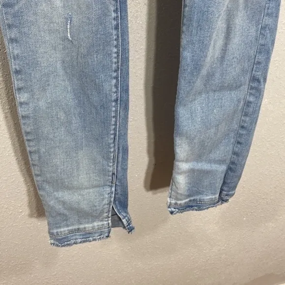 WHBM Light Wash Distressed Skimmer Jeans