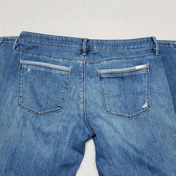 WHITE House Black Market Distructed Chain Girlfriend Jeans 8