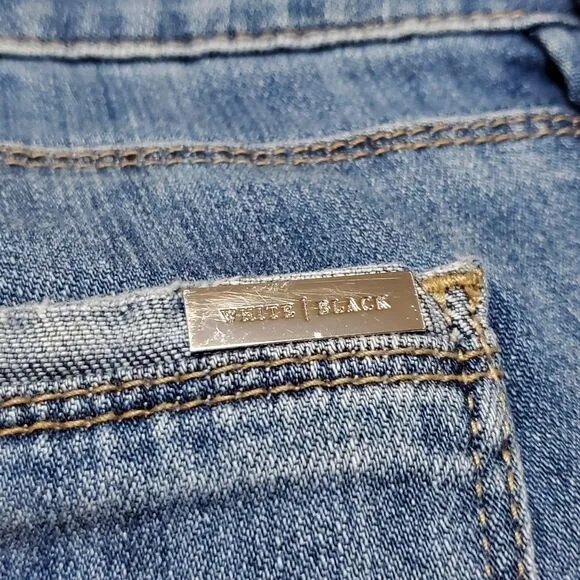 WHITE House Black Market Distructed Chain Girlfriend Jeans 8