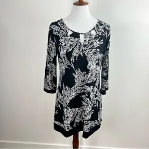 White House Black Market Keyhole Shift Dress | Black &amp; White Print | Size M