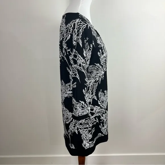 White House Black Market Keyhole Shift Dress | Black &amp; White Print | Size M